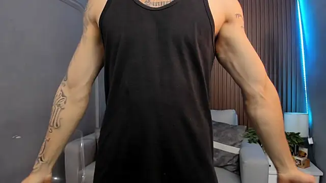 Snapshot of Leo_santoro chatting on 17, 9, 2025 Leo santoro online show from 17, 9, 2025