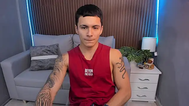 Snapshot of Leo_santoro chatting on 18, 9, 2025 Leo santoro online show from 18, 9, 2025