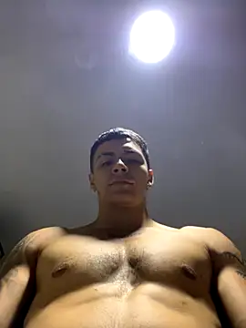 Snapshot of Leo_santoro chatting on 4, 10, 2025 Leo santoro online show from 4, 10, 2025
