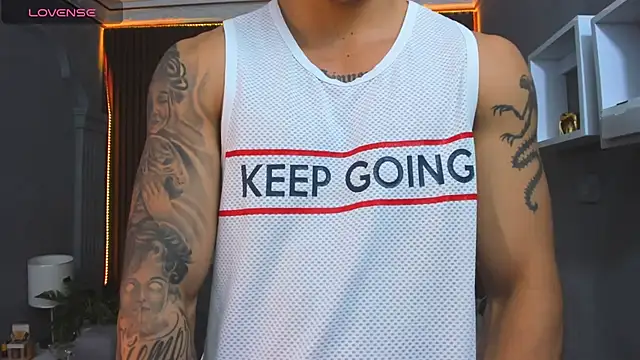 Leo santoro online show from 11, 11, 2025