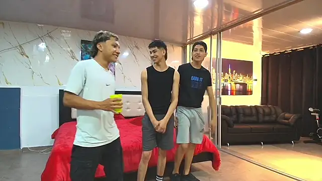 Bisexlifehot   online show from 11, 4, 2026