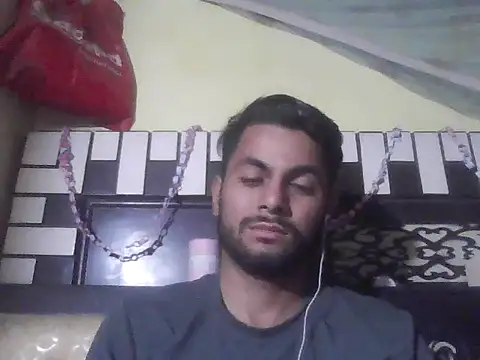 ursdreamperson online show from 8, 11, 2025