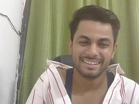 Snapshot of ursdreamperson chatting on 7, 7, 2026 ursdreamperson online show from 7, 7, 2026