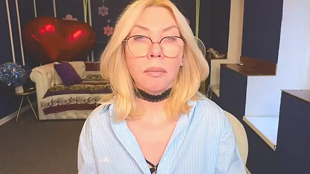 Snapshot of Wendy_Waves chatting on 2, 6, 2026 Wendy Waves online show from 2, 6, 2026