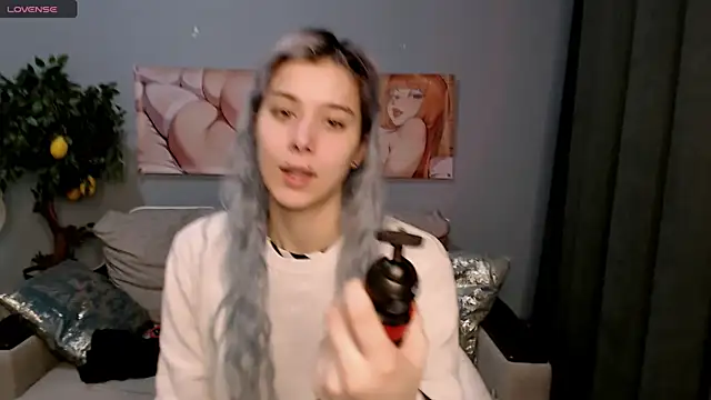 Snapshot of SophieAsh chatting on 9, 10, 2025 SophieAsh online show from 9, 10, 2025