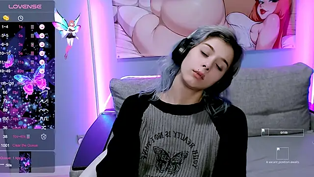 Snapshot of SophieAsh chatting on 18, 10, 2025 SophieAsh online show from 18, 10, 2025