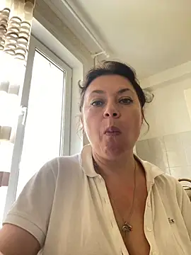 Kiravix online show from 6, 10, 2025