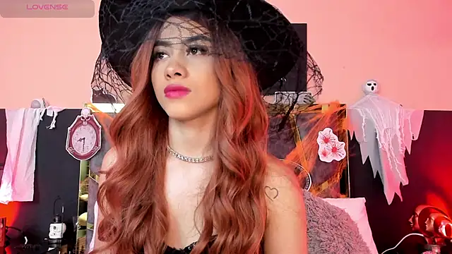 Snapshot of ScarletTorres chatting on 31, 10, 2025 ScarletTorres online show from 31, 10, 2025