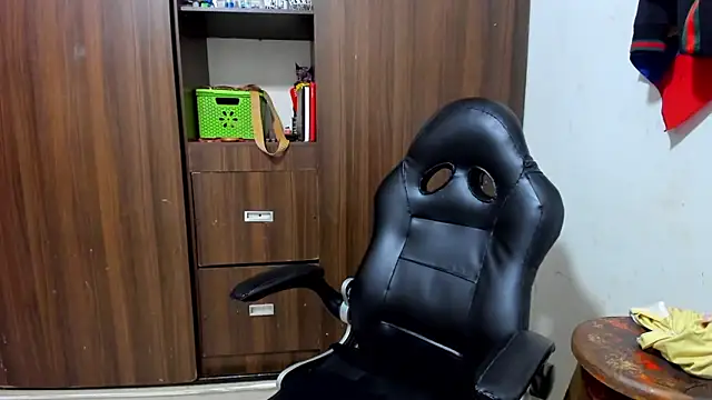 miss bigcockts online show from 15, 4, 2026