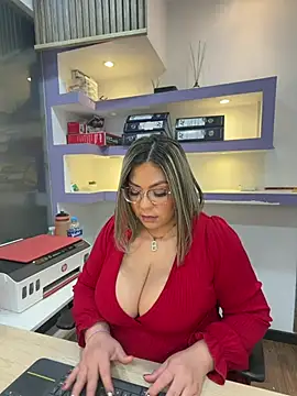 Snapshot of isabella_horney_ chatting on 24, 5, 2026 isabella horney online show from 24, 5, 2026