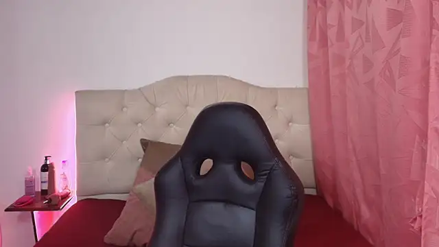 lailahdark online show from 17, 10, 2025