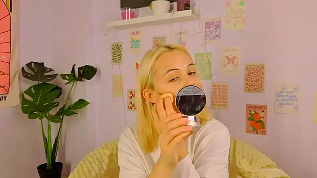 Charlotte Colinss online show from 24, 10, 2025