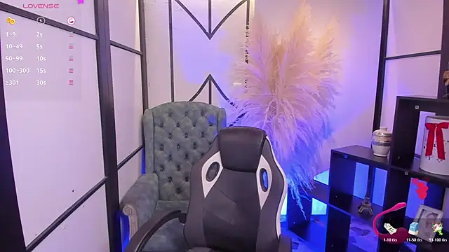 NahomiRichards  online show from 6, 2, 2026