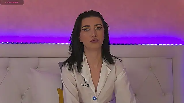 EnyaHazell online show from 15, 11, 2025