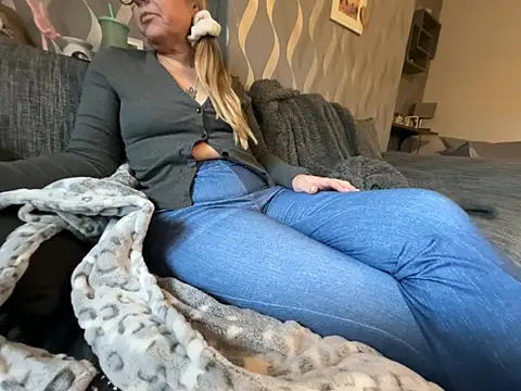 Anastasia-BlondeXX online show from 11, 2, 2026