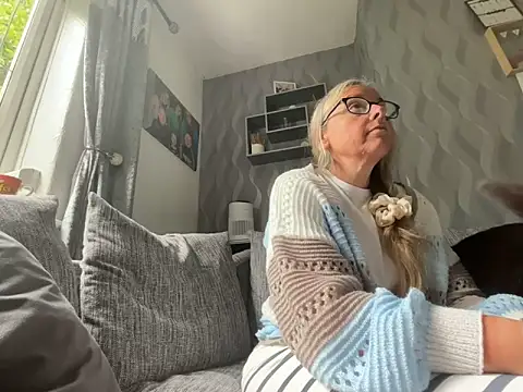 Snapshot of Anastasia-BlondeXX chatting on 19, 5, 2026 Anastasia-BlondeXX online show from 19, 5, 2026
