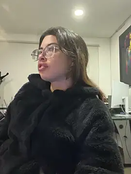 Snapshot of Isabela_Colins chatting on 15, 9, 2025 Isabela Colins online show from 15, 9, 2025