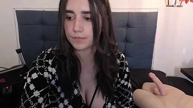 Snapshot of elowen_halley1 chatting on 19, 9, 2025 elowen halley1 online show from 19, 9, 2025