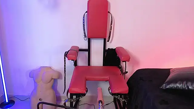 elowen halley1 online show from 16, 4, 2026