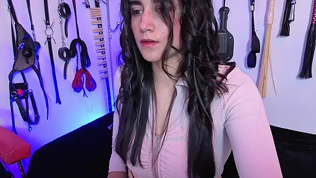 Snapshot of elowen_halley1 chatting on 5, 5, 2026 elowen halley1 online show from 5, 5, 2026