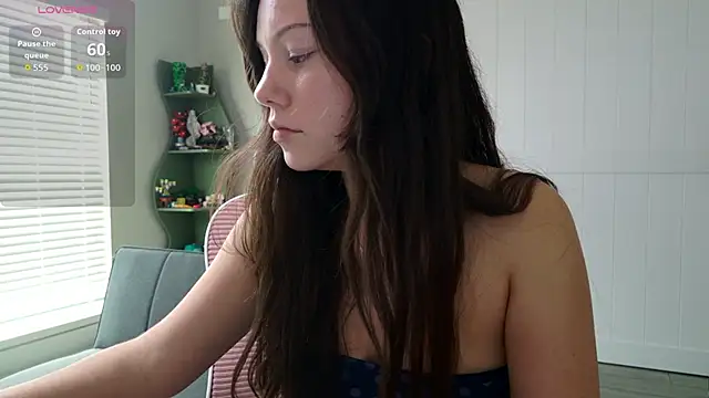 Snapshot of lilbbyily chatting on 30, 6, 2026 lilbbyily online show from 30, 6, 2026