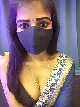 Snapshot of Misss-julli chatting on 8, 4, 2026 Misss-julli online show from 8, 4, 2026