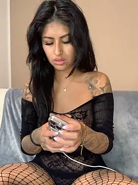 mrskarmaa online show from 5, 11, 2025