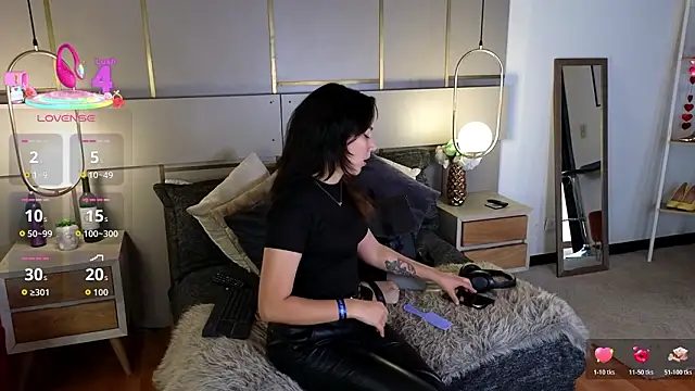 Lina Montclair online show from 25, 3, 2026