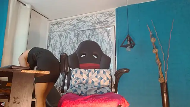 hanna mooreee online show from 6, 4, 2026