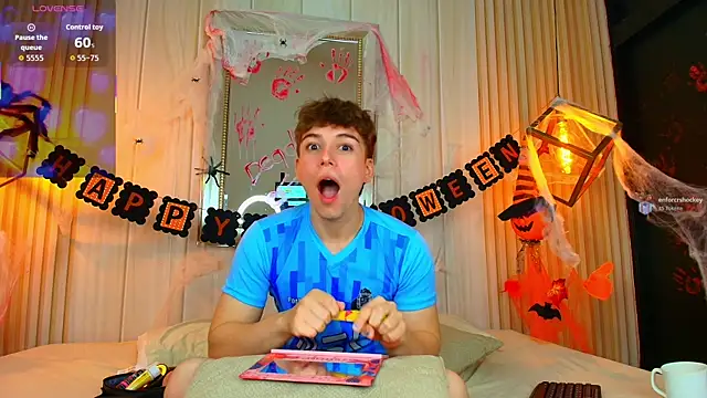 TaylerWhite online show from 27, 10, 2025