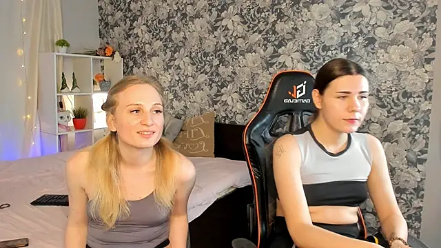 Laila Blarr online show from 4, 12, 2025