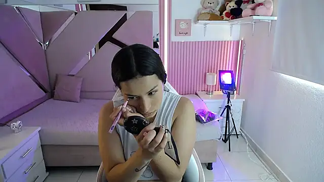 Mia garcia28 online show from 7, 10, 2025