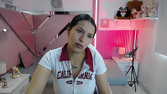 Mia garcia28 online show from 4, 6, 2026