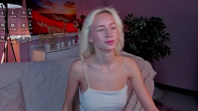 cute luucy online show from 5, 2, 2026