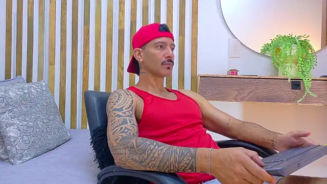 Snapshot of yorbymaxx chatting on 7, 2, 2026 yorbymaxx online show from 7, 2, 2026