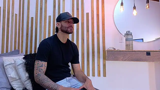 Snapshot of yorbymaxx chatting on 24, 2, 2026 yorbymaxx online show from 24, 2, 2026