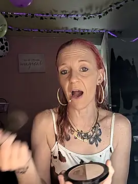 Purple2StayThnxx online show from 16, 9, 2025