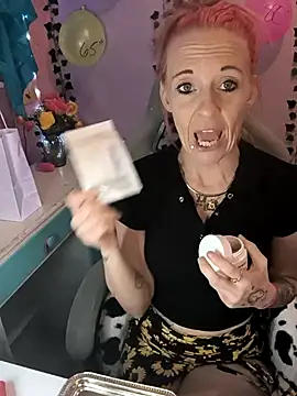 Purple2StayThnxx online show from 20, 9, 2025