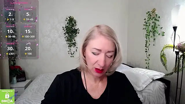 hunters woman online show from 16, 10, 2025