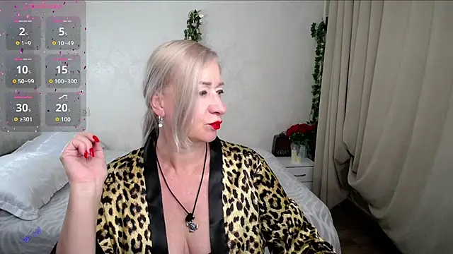 hunters woman online show from 19, 7, 2026