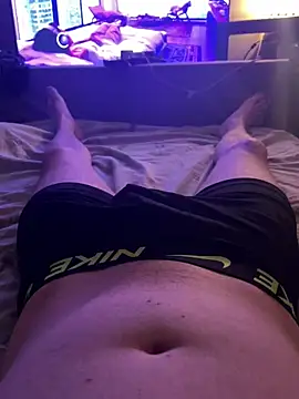 Snapshot of naughtycoupl98 chatting on 19, 5, 2026 naughtycoupl98 online show from 19, 5, 2026