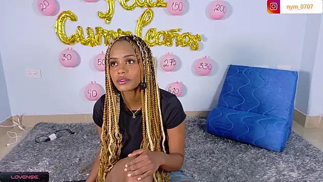 NymzieLoren online show from 15, 1, 2026