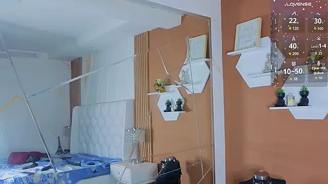 EimmyAdams online show from 17, 9, 2025