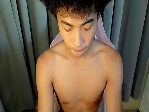 Snapshot of yourhotpinoy chatting on 20, 5, 2026 yourhotpinoy online show from 20, 5, 2026