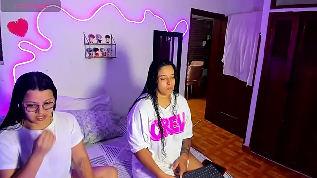 Snapshot of Dilan_and_Mia chatting on 6, 5, 2026 Dilan and Mia online show from 6, 5, 2026