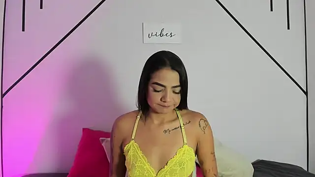 MiahCornell  online show from 10, 10, 2025