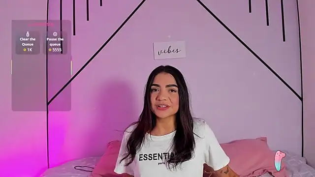 MiahCornell  online show from 4, 11, 2025