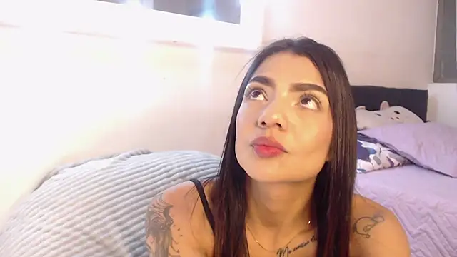 MiahCornell  online show from 16, 4, 2026