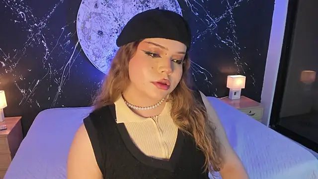 Snapshot of Maxxxine1 chatting on 4, 10, 2025 Maxxxine1 online show from 4, 10, 2025