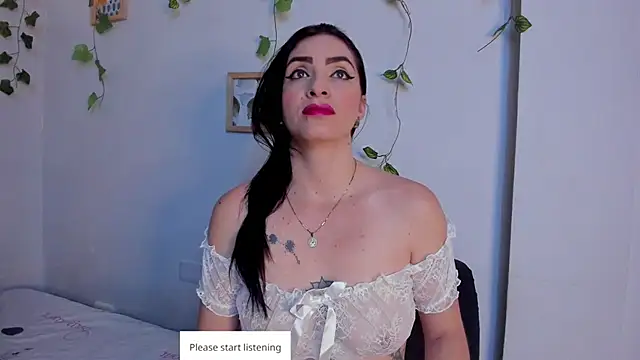 Snapshot of MeganHoffmaan chatting on 22, 5, 2026 MeganHoffmaan online show from 22, 5, 2026